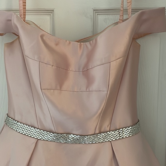 Dress - Picture 3 of 4